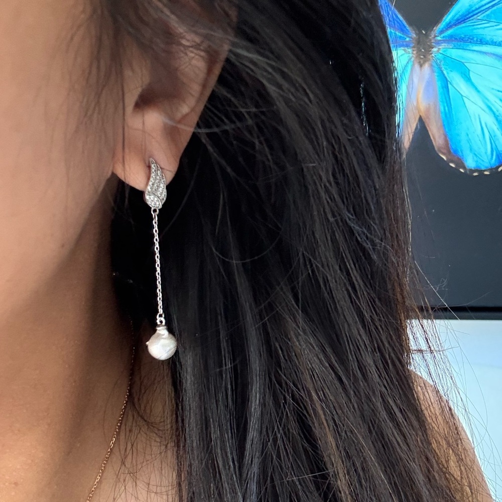Baroque Akoya Saltwater Pearl Dangle Earrings 7.4mm Silver Blue Gray Angel Wing - Picture 4 of 4